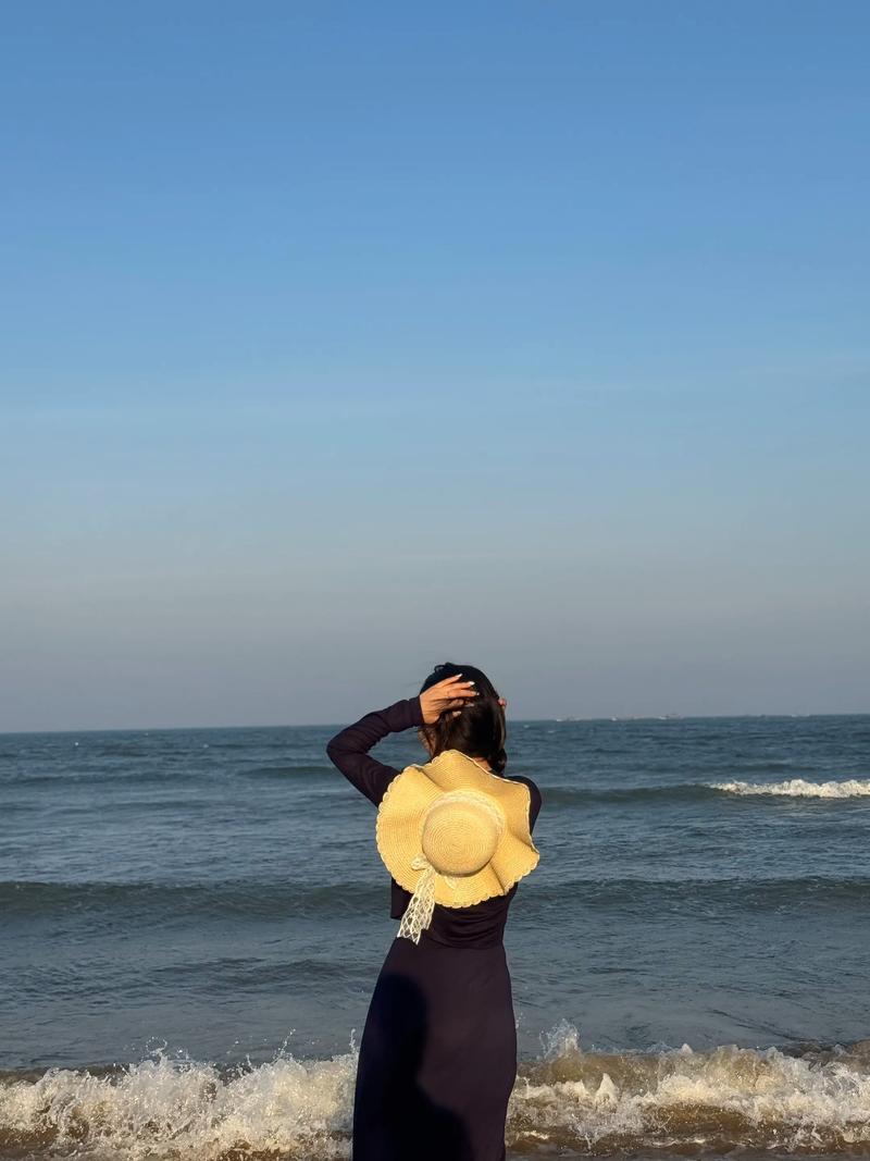 有一句歌词是还是不够勇气把你的手握紧,这首歌是谁唱的?叫什么名字? 有一句歌词是还是不够勇气把你的手握紧,这首歌是谁唱的?叫什么名字?